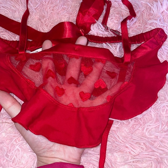NWT Victoria’s Secret CS/SM red Valentines Day sheer heart lace garter - Picture 5 of 8
